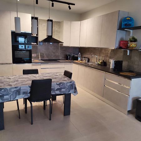 The Palm Court Apartment เซนต์พอลส์เบย์ ภายนอก รูปภาพ